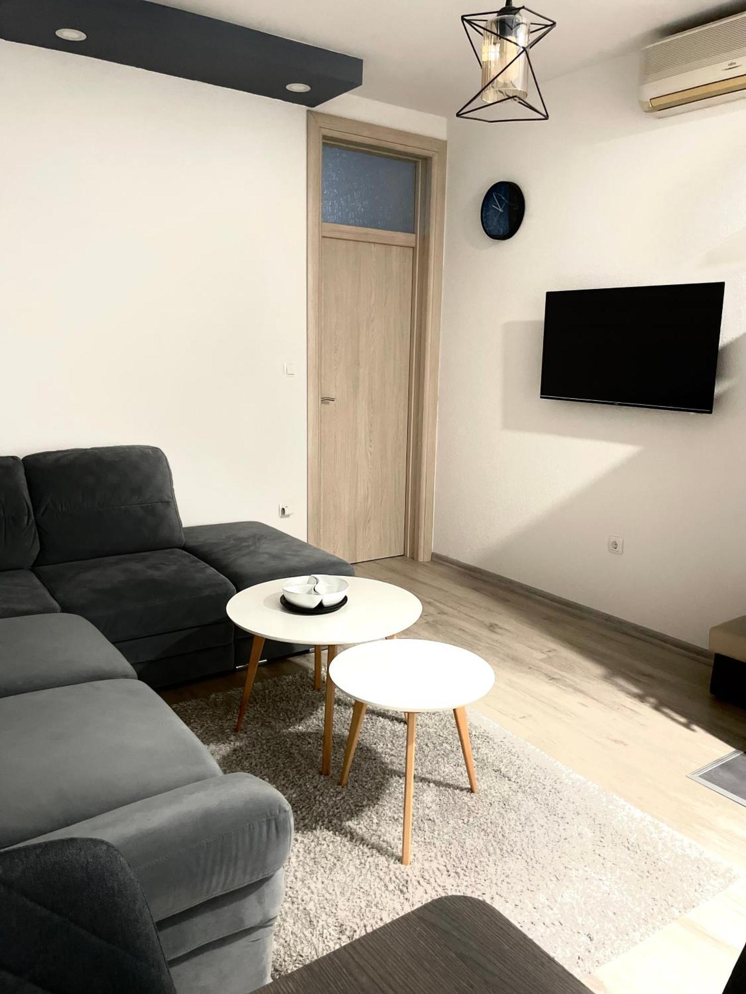 Mely Apartment *